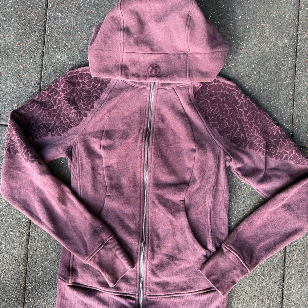 Lululemon special edition scuba hoodie burgandy Size 4